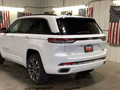Used 2023 Jeep Grand Cherokee Overland w/ Luxury Tech Group IV AWD/4WD image 4