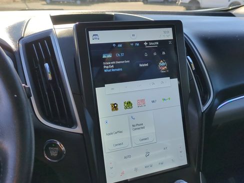 Used 2021 Ford Edge SEL w/ Convenience Package image 24