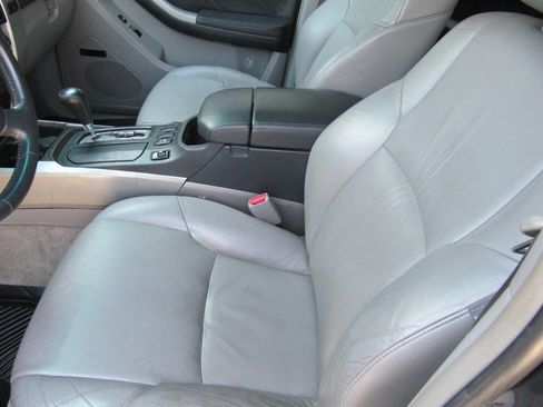Used 2005 Toyota 4Runner Limited AWD/4WD image 16