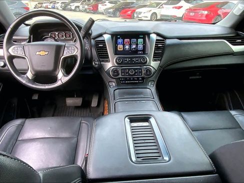 Used 2020 Chevrolet Suburban Premier image 15