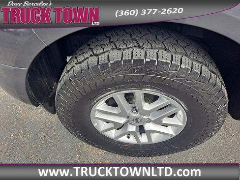 Used 2015 Nissan Frontier SV image 10