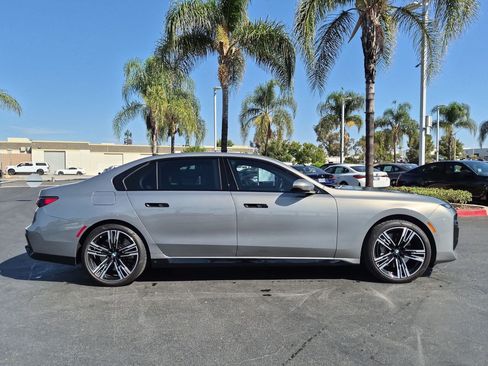 Used 2023 BMW 760i xDrive w/ Executive Package AWD/4WD image 11