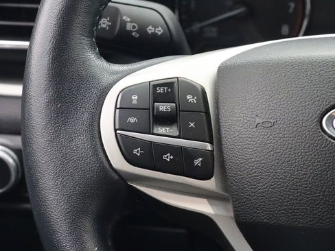 Used 2022 Ford Explorer XLT w/ Equipment Group 202A AWD/4WD image 19
