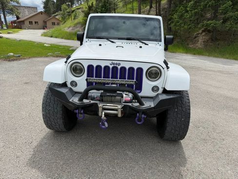 Used 2015 Jeep Wrangler Unlimited Sahara w/ Connectivity Group AWD/4WD image 2