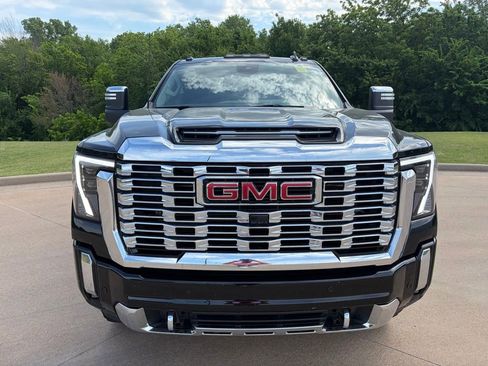 Used 2024 GMC Sierra 2500 Denali w/ Denali Reserve Package AWD/4WD image 5