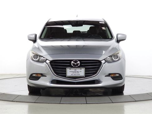 Used 2018 MAZDA MAZDA3 Touring FWD image 2
