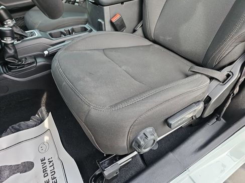 Used 2023 Jeep Wrangler Sport S image 34