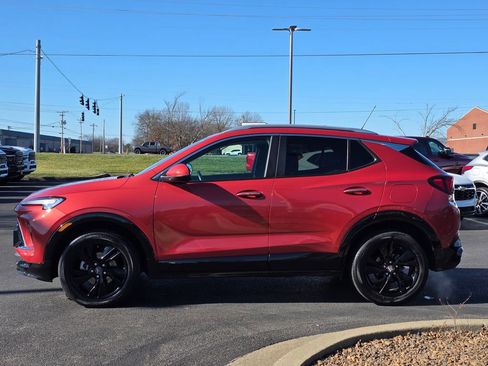 Used 2024 Buick Encore GX Sport Touring image 9