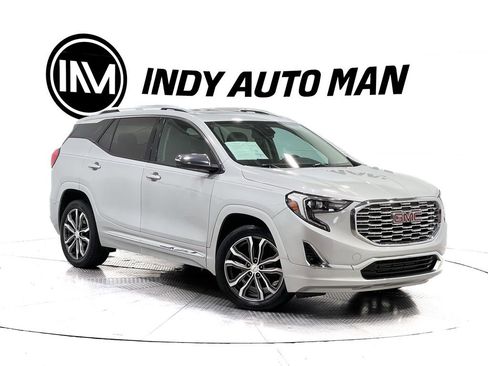 Used 2019 GMC Terrain Denali w/ Driver Alert Package II image 2