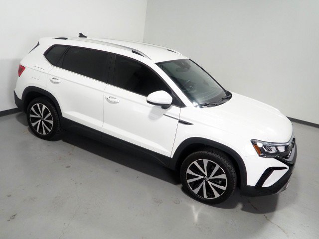 Used 2024 Volkswagen Taos SE FWD image 11