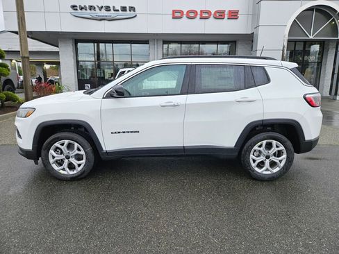 New 2026 Jeep Compass Latitude image 2