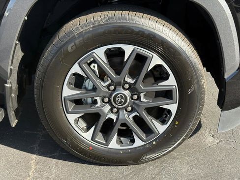 Used 2023 Toyota Sequoia Limited image 32