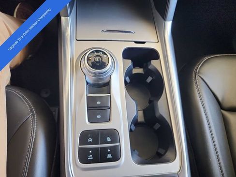 Used 2024 Ford Explorer XLT w/ Equipment Group 202A RWD image 19