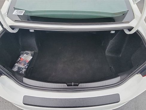 Used 2023 Chevrolet Malibu LT image 28