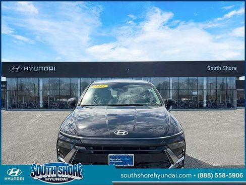 Used 2025 Hyundai Sonata SEL FWD image 2
