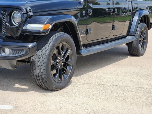 Used 2023 Jeep Gladiator Overland AWD/4WD image 12
