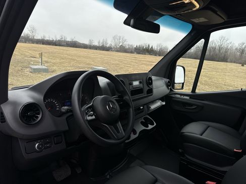 Used 2020 Mercedes-Benz Sprinter 3500 image 10