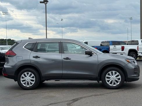 Used 2019 Nissan Rogue S image 40