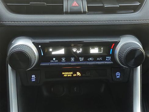 Used 2022 Toyota RAV4 LE image 26