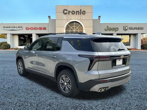 Used 2026 Chevrolet Traverse LT FWD image 5
