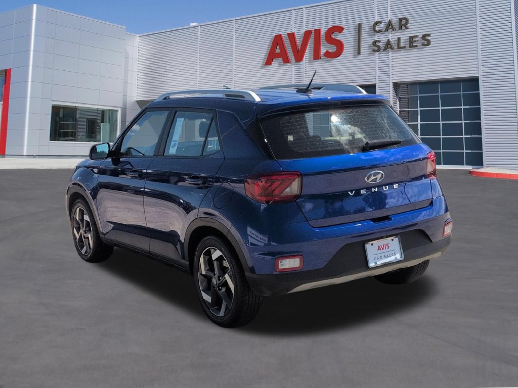 Used 2026 Hyundai Venue SEL FWD image 9