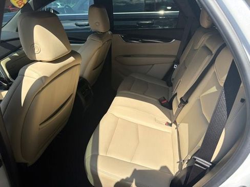 Used 2019 Cadillac XT5 AWD image 19