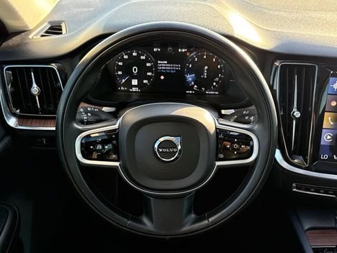 Used 2021 Volvo S60 T5 Momentum FWD image 13