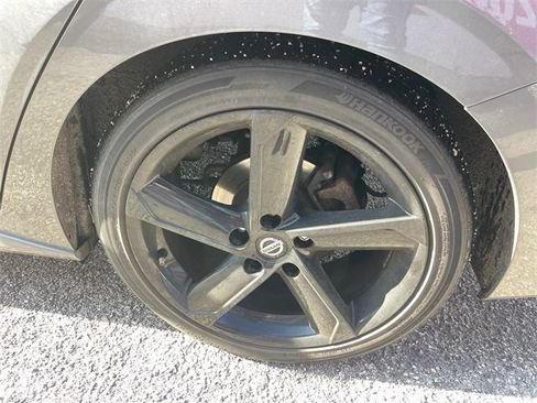 Used 2022 Nissan Sentra SR w/ SR Premium Package image 20