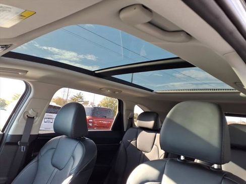 Used 2025 Kia Sorento EX w/ Panoramic Sunroof Package image 26
