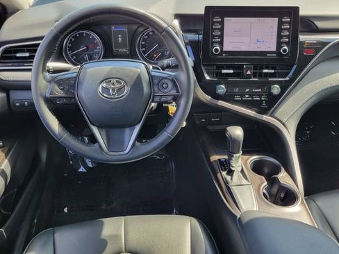 Used 2021 Toyota Camry SE FWD image 6