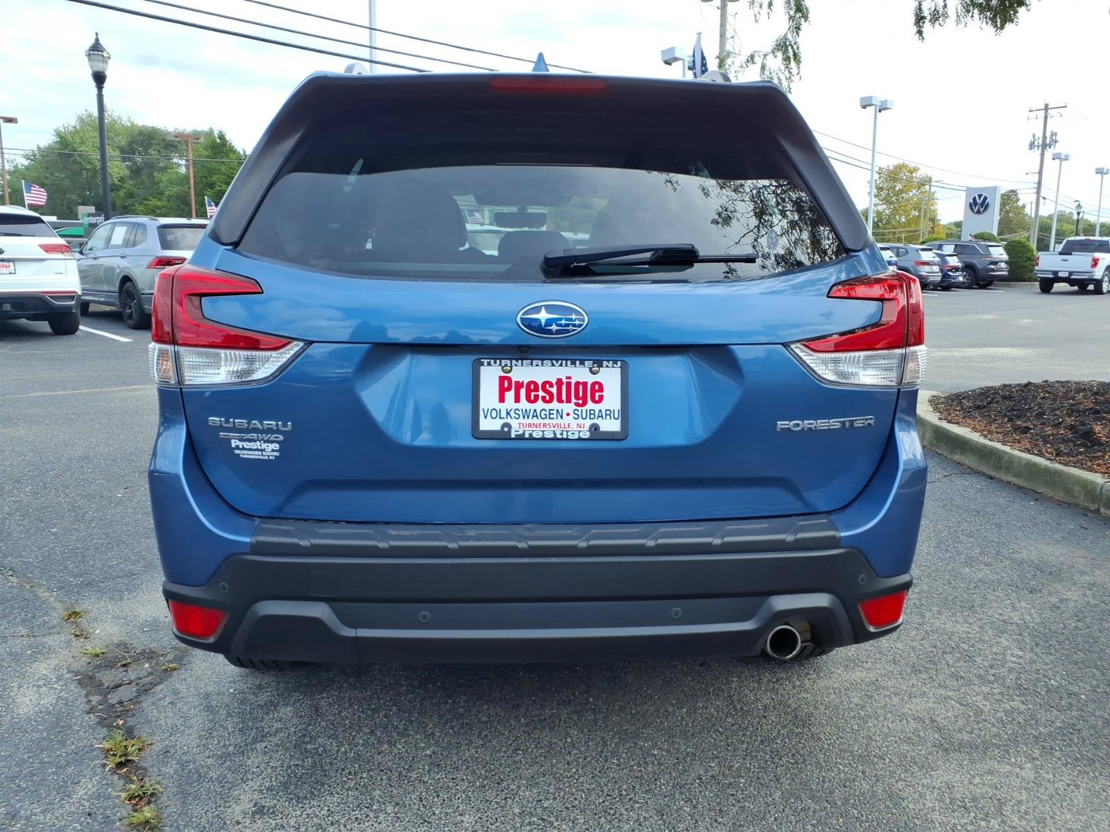 Certified 2023 Subaru Forester Limited AWD/4WD image 3