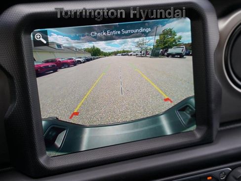 Used 2021 Jeep Gladiator Willys image 29