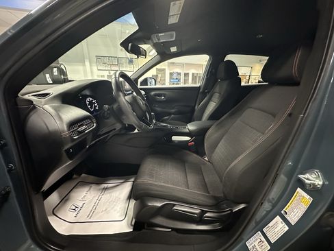 Used 2024 Honda HR-V Sport image 9