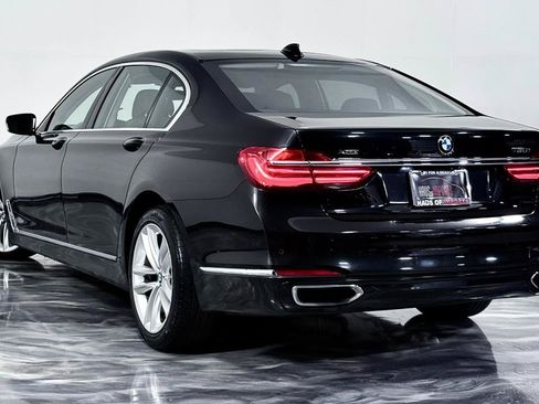 Used 2018 BMW 750i xDrive AWD/4WD image 11