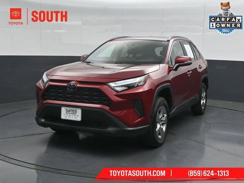 Used 2025 Toyota RAV4 XLE AWD/4WD image 6