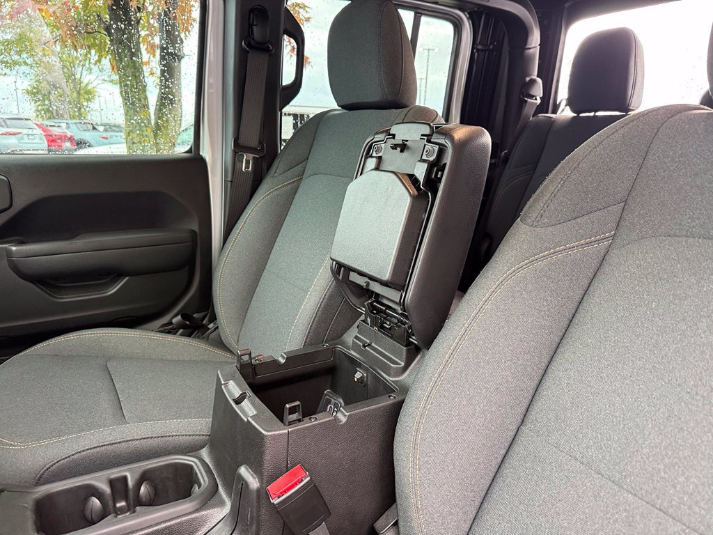 Used 2024 Jeep Gladiator Sport AWD/4WD image 21