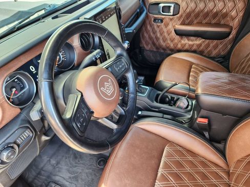 Used 2021 Jeep Gladiator Sport AWD/4WD image 7