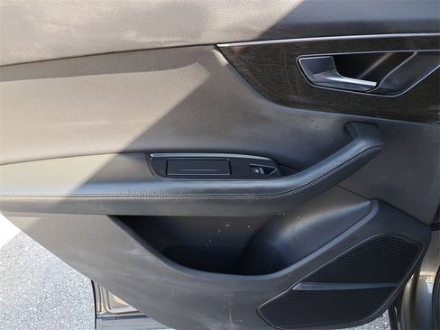 Used 2022 Audi Q7 3.0T Premium Plus w/ Premium Plus Package image 30