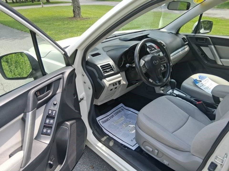 Used 2015 Subaru Forester 2.5i Premium AWD/4WD image 9