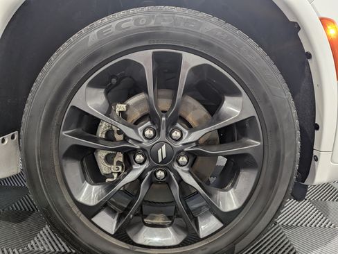 Used 2025 Dodge Durango GT AWD/4WD image 6