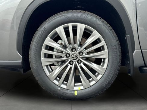 New 2026 Toyota Highlander Platinum AWD/4WD image 35