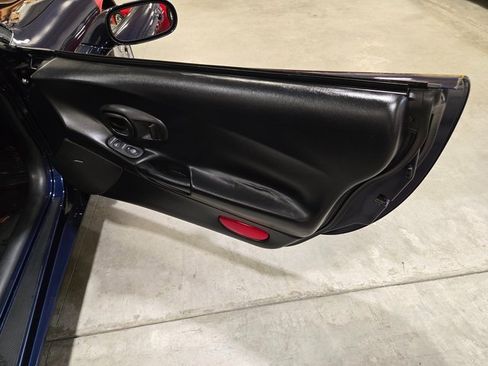 Used 1999 Chevrolet Corvette Convertible w/ Memory Pkg image 28
