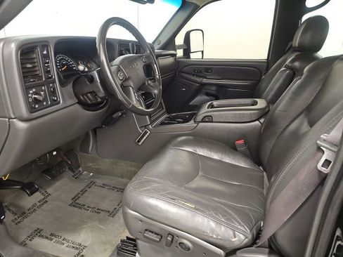 Used 2004 GMC Sierra 2500 SLT w/ Heavy-Duty Power Package image 13