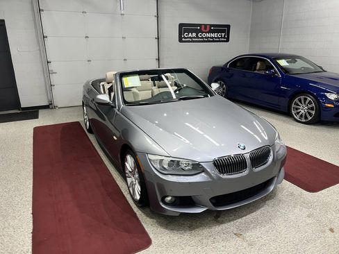 Used 2013 BMW 335i Convertible image 29