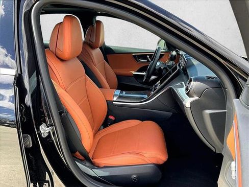 Used 2025 Mercedes-Benz C 300 Sedan image 9