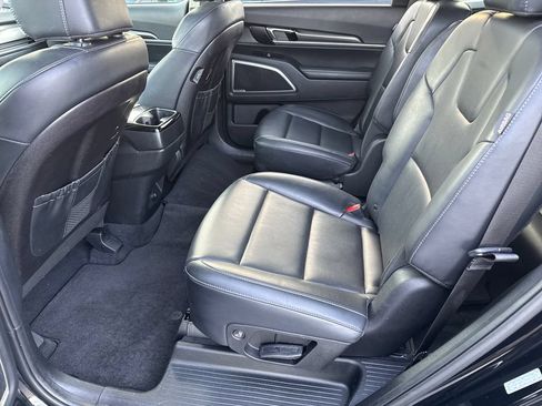 Used 2025 Kia Telluride S AWD/4WD image 17