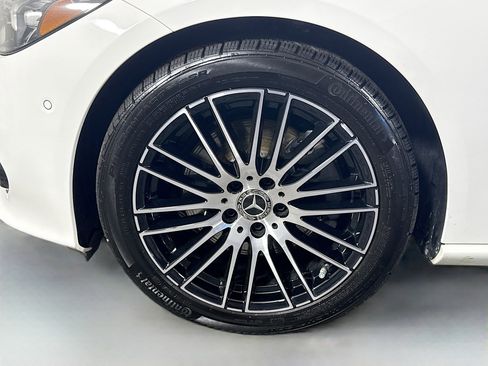 Used 2025 Mercedes-Benz C 300 4MATIC Sedan image 38