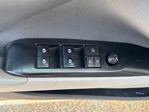 Used 2020 Toyota Camry SE image 6