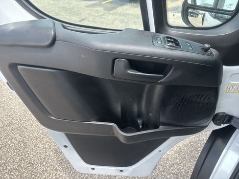 Used 2024 RAM ProMaster 2500 w/ Convenience Group FWD image 8