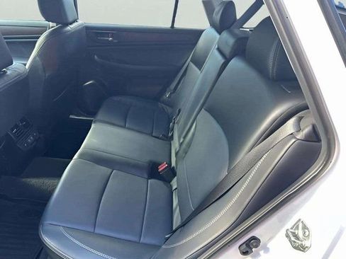 Used 2019 Subaru Outback 3.6R Limited w/ Popular Package #2 image 12